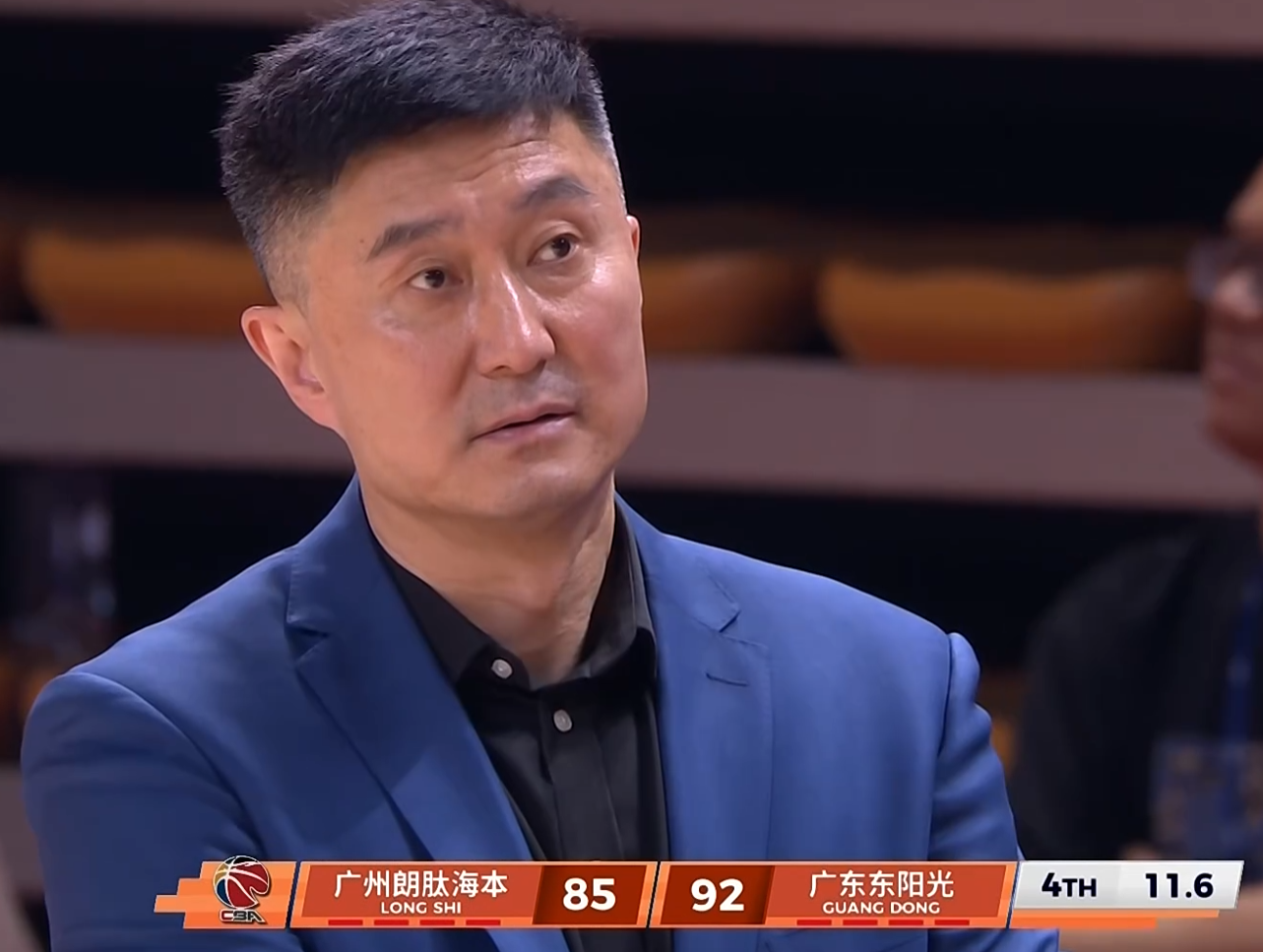 广东3消息！杜锋否认大外，麦考尔成功觉醒，胡明轩被批不值顶薪